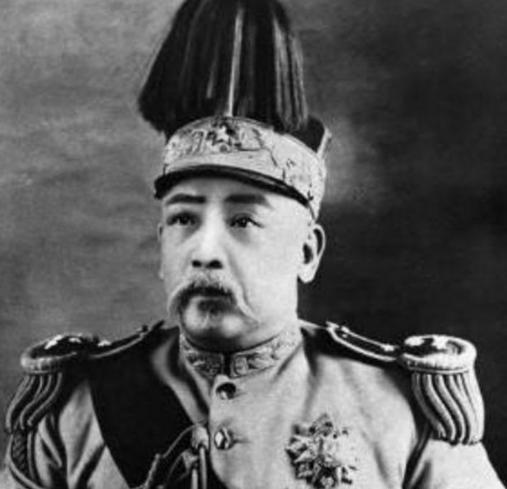 张学良和宣统首次见面，为啥还要三跪九拜