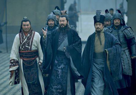 曹操手下谋士众多，谁才是他的首席智囊