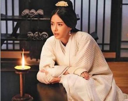 三国时期的甄姬是谁 一位生于乱世却如娇花般绽放的女子