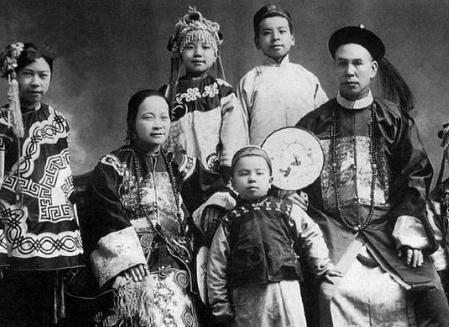 古代官员的俸禄有多少 换成现在是多少钱呢