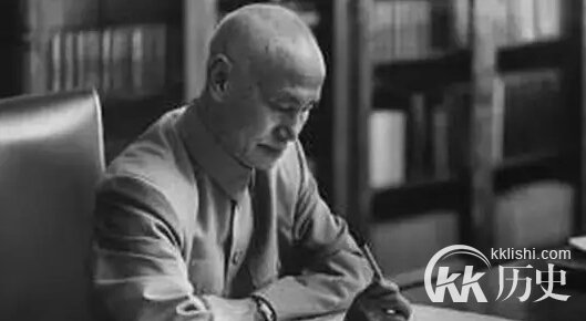 蒋介石死讯传来，毛泽东为何一脸凝重？说三个字