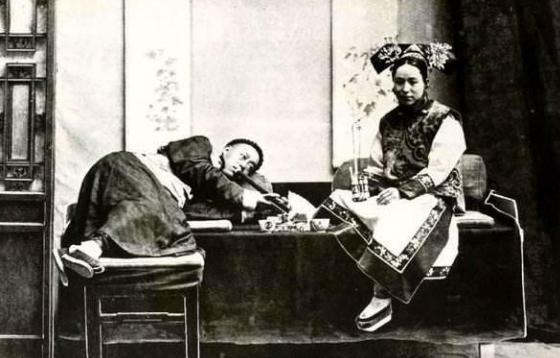 揭秘:清朝满族家庭中女子的地位高吗