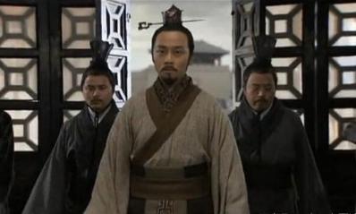 成语“前倨后恭”中，是何人倨，何事恭