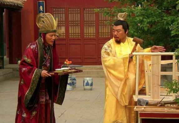 魏忠贤权势滔天,天启帝为何不除掉他