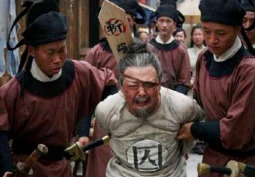 朱元璋深夜处理事务,宫女送来热粥却被斩了