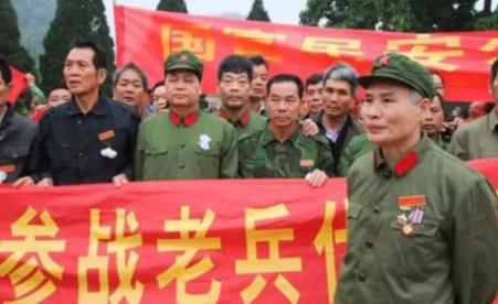 军人王志勇去看病，被小混混碰瓷，逼不得已拿出一等功勋章，惊动首长！