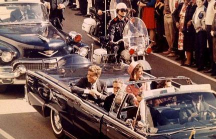 肯尼迪遇刺事件之中他都做了什么事情 得罪了多少人呢