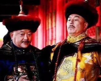 乾隆夜入军机处见一临时工在值班交谈后，立刻将其提拔为军机大臣