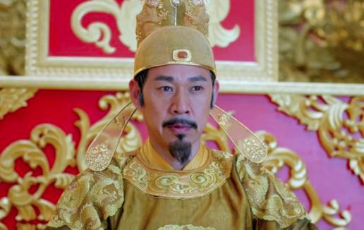 她出生时头发就长到脖子处,后来夫君成为开国皇帝