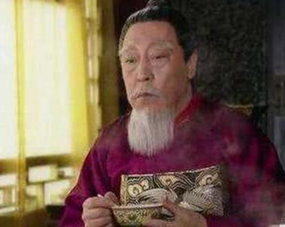 古时候的官员退休之后都有什么待遇呢 不仅仅只有退休金可以拿