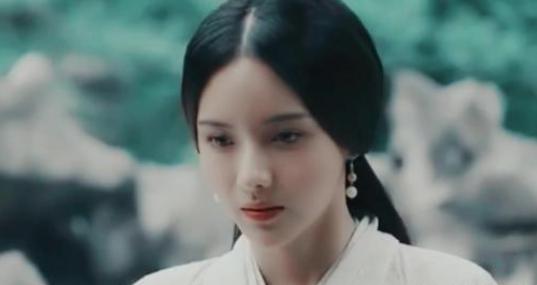 她是曹操妻妾,勾搭亲卫却没被杀死