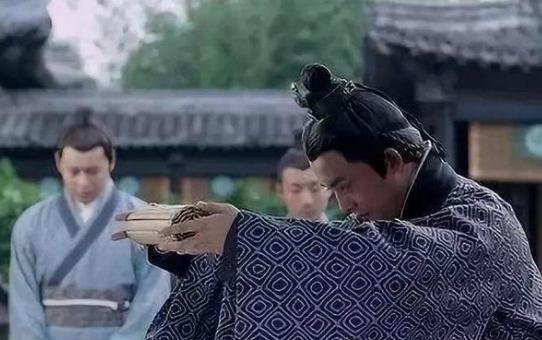 他从战场捡回一条命,后来拜将封侯