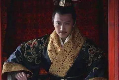 皇帝装了三年的瞎子,一睁开眼杀掉两人