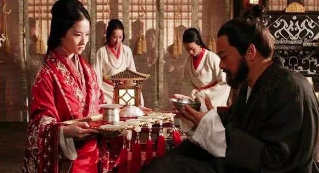 刘备长坂坡败逃,他的两个女儿却落在了曹操手里