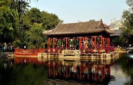 清王朝王爷一年的工资有多少呢 换做现在是多少钱呢