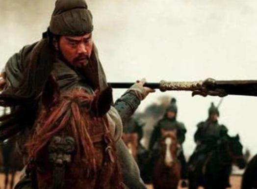 唯一让关羽心甘情愿下跪的武将,张辽到底做了什么