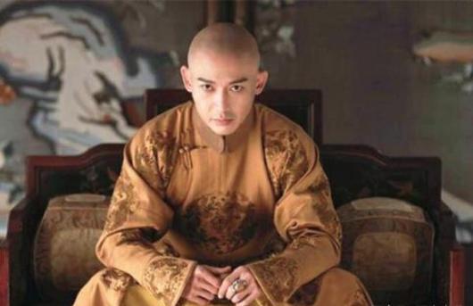 乾隆皇帝的第二任皇后，为何让他厌恶至极