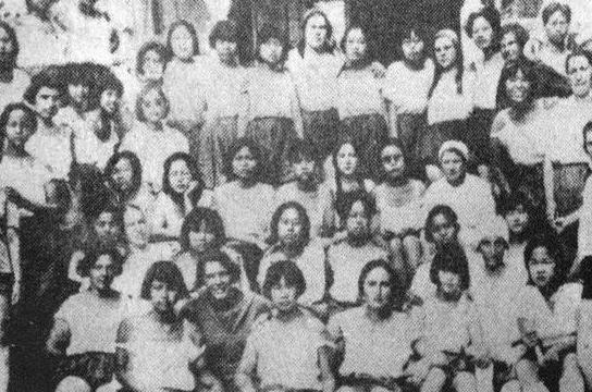 秦曼云多年后归国与老同学会见，说了什么让她无地自容