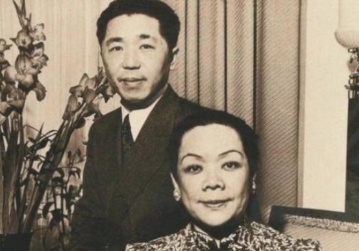 他是近代著名外交官,最后娶了大他22岁的外国夫人