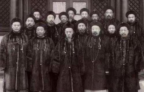 清朝要亡国,统治者赶紧想了一个办法