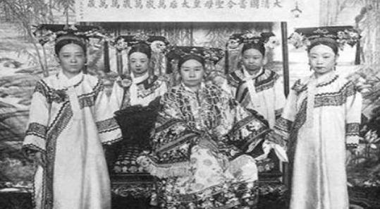 清朝要亡国,统治者赶紧想了一个办法