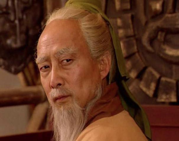 曹操杀死一代名医华佗,是因为华佗非要开颅吗