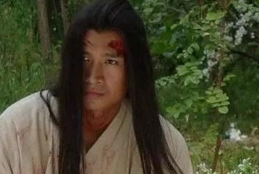 皇帝请武将吃饭,却没给他筷子,武将这么做就被排挤了