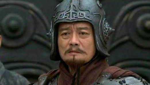 三国中最先称帝的袁术,将一副好牌打得稀烂