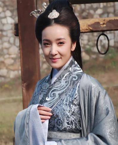 大臣拥戴私生女的儿子当皇帝,竟然成就一代伟业