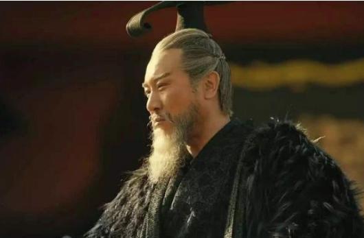刘协虽然是傀儡皇帝，但他说了一句话吓得曹操冷汗直冒