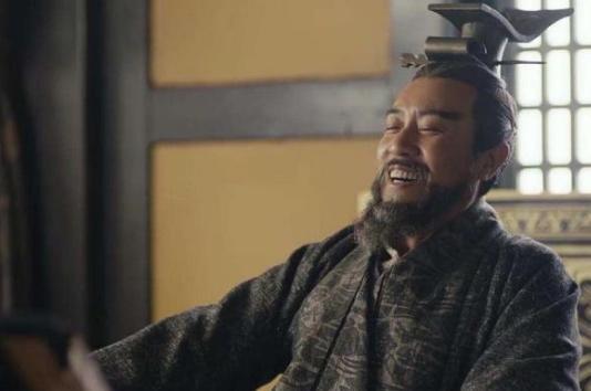 刘协虽然是傀儡皇帝，但他说了一句话吓得曹操冷汗直冒