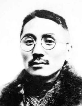 被日本人称为“人间魔鬼”的上海滩黑老大王亚樵，连杜月笙都害怕三分