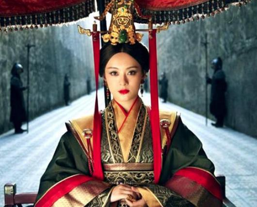 宣太后芈八子和穰侯魏冉位高权重,为何还让秦昭襄王废后撵出了宫