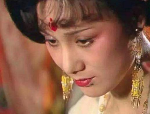 她是为康熙生育儿女最多的妃子,女儿死后还穿龙袍