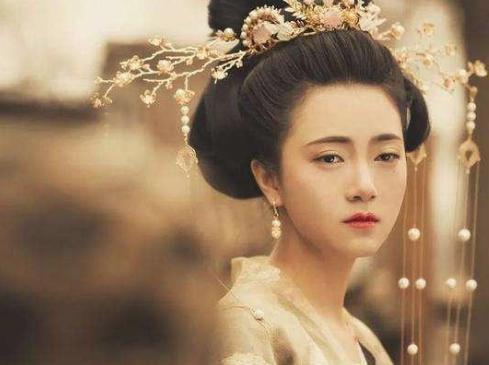 她曾宠冠后宫,儿子封太子后却惨死