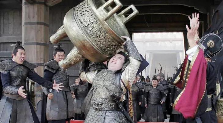 秦武王也不傻,为何偏偏要举起重鼎,然后不小心压死自己呢?