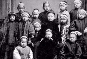 这个外国女人入中国国籍,抗战时期就下100多孤儿