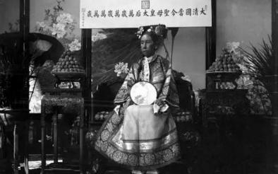 人死后都要入土为安 为何慈禧死后一年多才下葬呢