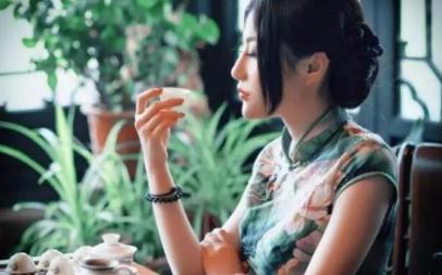 古代喝茶的时候是没有茶盏的 别在被电视剧给骗了