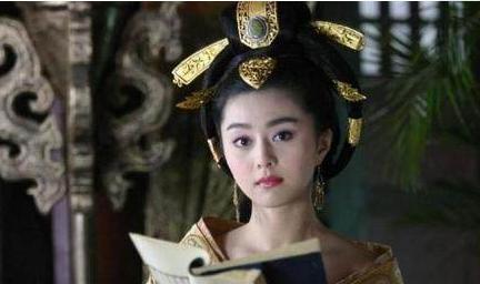 杨国忠跟杨贵妃是什么关系