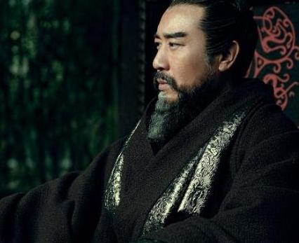 刺杀董卓的两个人除了曹操还有谁 那个人到底叫什么名字