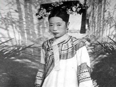 孝定景皇后:长得既不漂亮、还是个驼背，却是清朝做皇后时间最长的