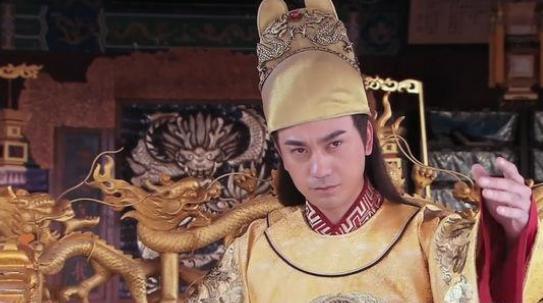 皇帝爱上一个大自己17岁的宫女,竟想废掉皇后