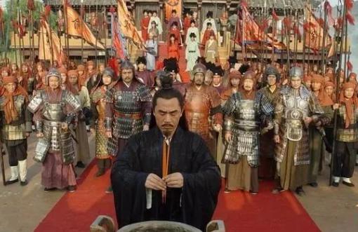 朱元璋给儿子剥橘子吃，而皇后却让儿子赶紧逃，其中有什么隐情