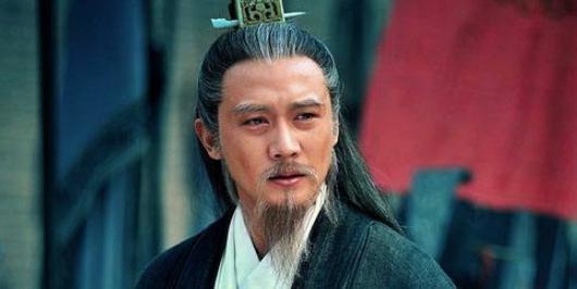 曹操早就看出司马懿有不臣之心,曹丕却不听他的嘱托
