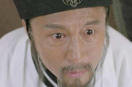 诸葛亮自贬三级是为了什么