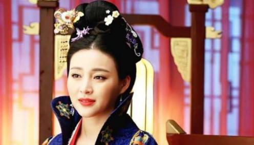她21岁成皇后,一生培养了两代帝王!两个皇帝却大相径庭!