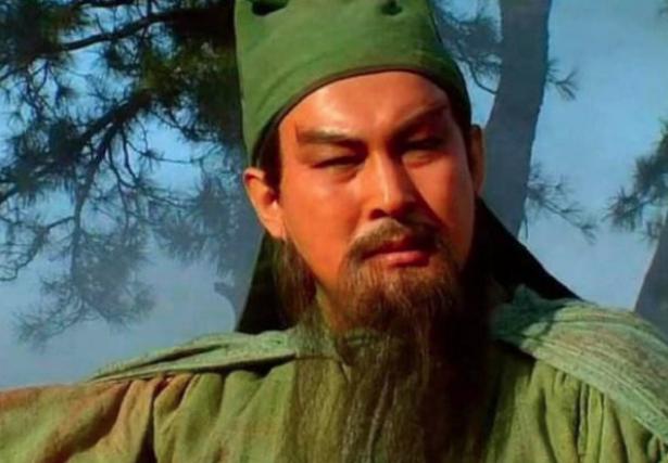 刘备虽然穷,但是家庭出身不比曹操差