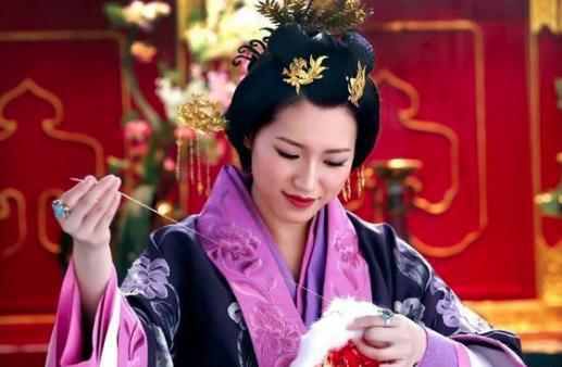 她曾母仪天下,后来突然被打入冷宫12年