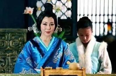 霍显跟霍家一门有什么关系